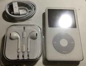 Apple iPod Classic A1136 30 GB video - 5a generazione - bianco (MA002LL/A) - Foto 1 di 1