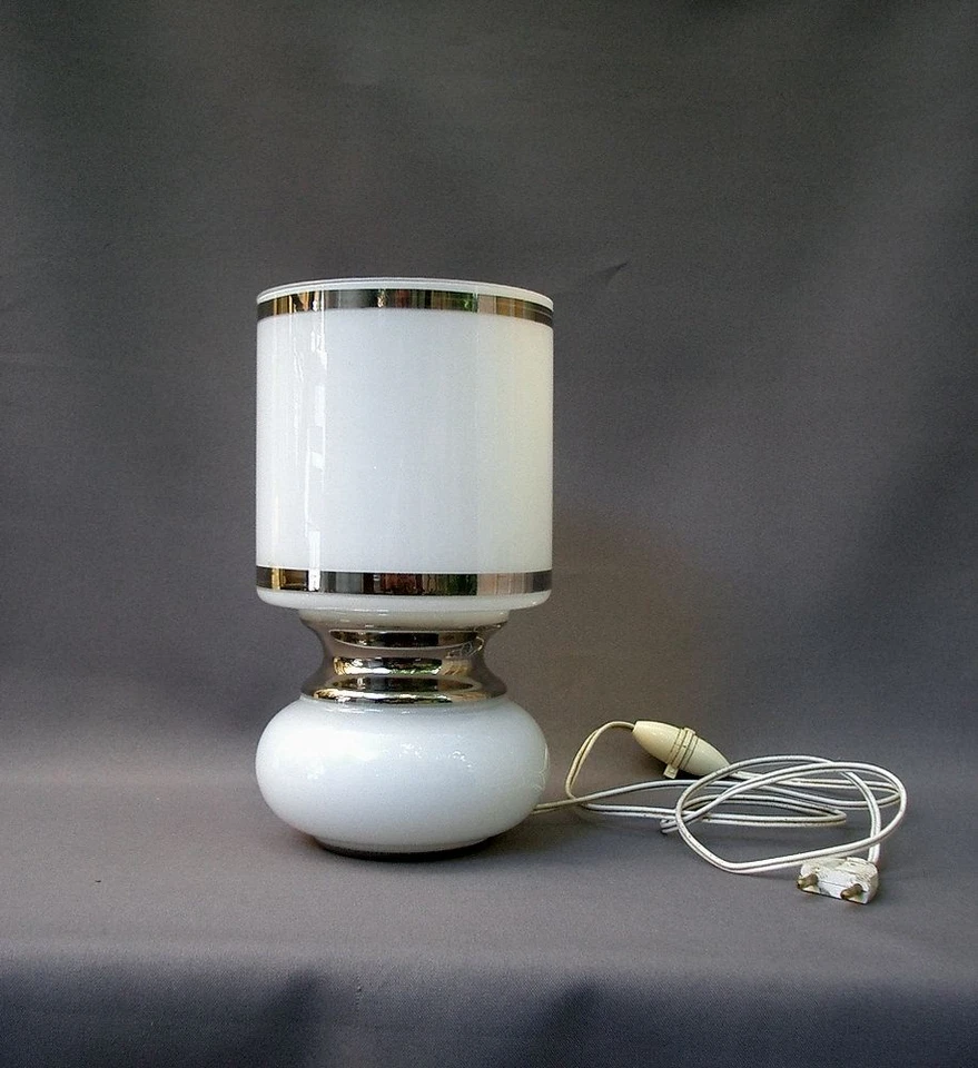 A VOIR! TRES JOLIE LAMPE VINTAGE SIXTIES de FORME CHAMPIGNON EN VERRE OPALIN - Photo 1/1