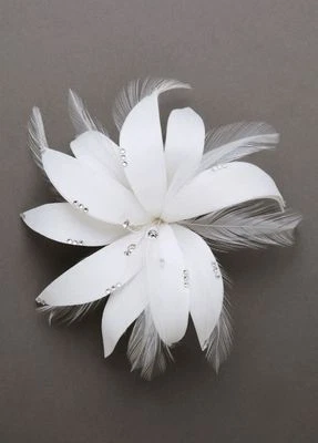 David's Bridal Feather Flower Hairpiece with Crystals F557 Wedding Hair Clip NEW - Image 1 of 4