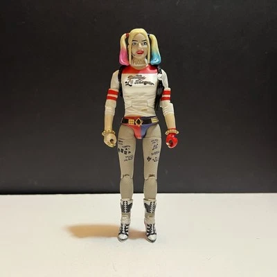 Figura de acción DC Multiverse Suicide Squad Harley Quinn 6” Killer Croc Wave Foto 1 de 4