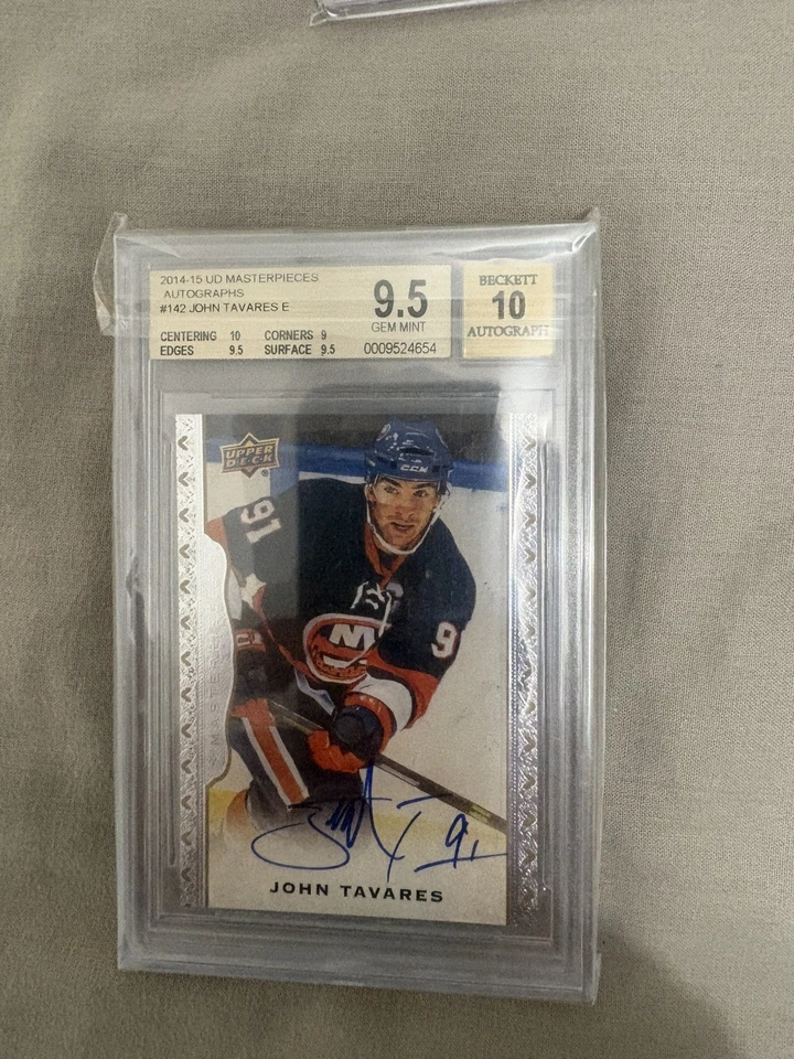 Tarjeta autógrafa de John Tavares #142 SP 2014-15 obras maestras de cubierta superior BGS 9,5 Foto 1 de 1