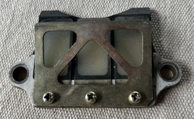 Suzuki RM 125 Carb Carburetor Reed Valve Cage 13150-14500 1984-1986 Foto 1 de 3