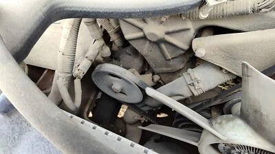 Bomba de dirección asistida Nissan Pathfinder 1993-1995 con polea OEM 3,0 L 4911060 G10 Foto 1 de 4