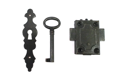 Vintage style Lock Key and Keyhole cover  SET With fittings Locks left or right - Image 1 of 4