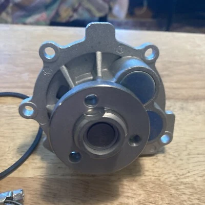 NUEVA BOMBA DE AGUA CARQUEST T1218 GM Acdelco AveoG3 Astra Pontiac Chevrolet Saturn Foto 1 de 4