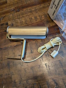 NOS COLLECTORS CORNER 7" PICTURE LITE COMPLETE WITH TURN SWITCH & BULB Vintage - Picture 1 of 11