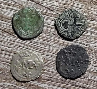 Lot de quatre monnaies féodales (et royales ?) à identifier. - Photo 1/2