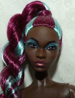 MUÑECA BARBIE DESNUDA SIMONE MAGENTA TURQUESA PELO PIEDRAS PRECIOSAS FANTASÍA MODELO AA MUSA Foto 1 de 4