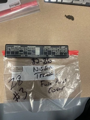 🔥 #3 82-86 Nissan Datsun 720 Interior Bloque de Fusibles Panel Caja Tapa Foto 1 de 3