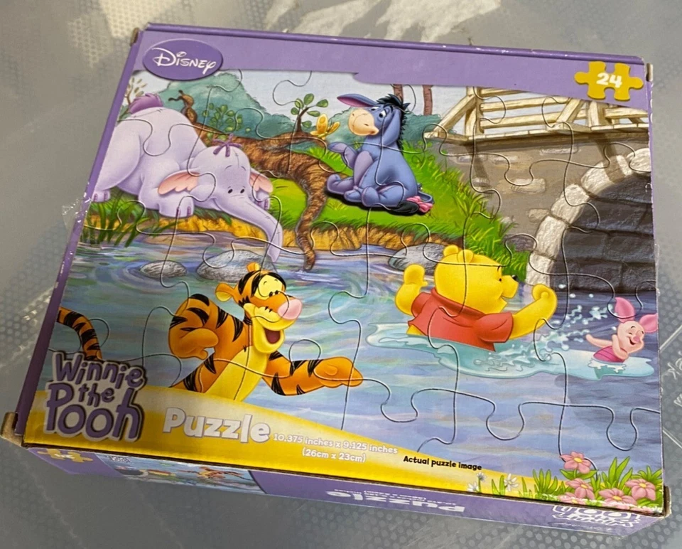 Rompecabezas de 24 piezas Disney Winnie The Pooh con Tigger Pooh & Friends 10,375" X Foto 1 de 4