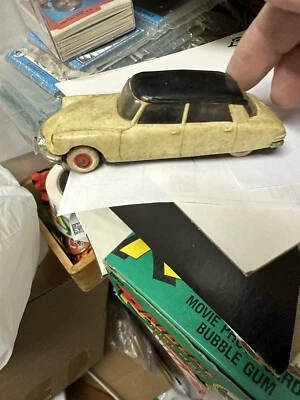 LES MICRO-MINIATURES DE NOREV CITROEN DS 19 1/86th Attic Find - Image 1 of 3