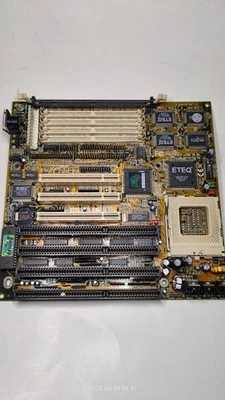 Socket 7 at soyo sy-5eas at motherboard , 4x isa slots, 3x pci slots - Image 1 of 4