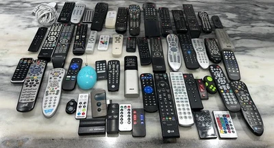 Lote de 53 controles remotos TV/DVD/VHS/CD/Stereo/Sony/Samsung não testados COMO ESTÃO - Imagem 1 de 4