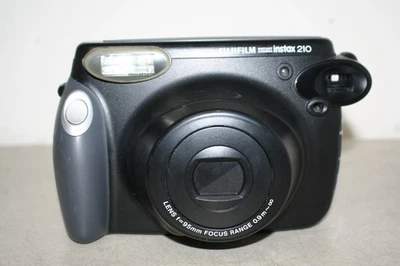 Пленочная камера мгновенного действия Fujifilm Instax 210 - протестирована - Изображение 1 из 4