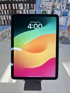 ipad air 5th generation M1 Cellular Unlocked iOS 17.4.1 - Afbeelding 1 van 8