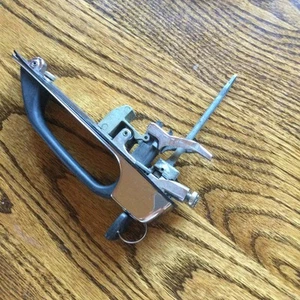 MERCEDES W 123 300 D CD 280 CE DOOR LOCKING HANDLE & KEY 300CD 300TDT WAGON TDT - Picture 1 of 24