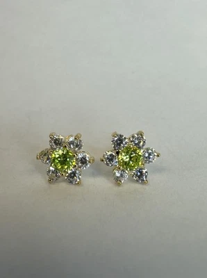 Aretes Estate de oro amarillo de 14k con peridoto verde y circonita cúbica Foto 1 de 4