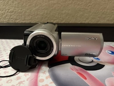 Sony Handycam DCR-SR40 Camcorder – 30GB HDD, Battery and hand strap - Image 1 of 4