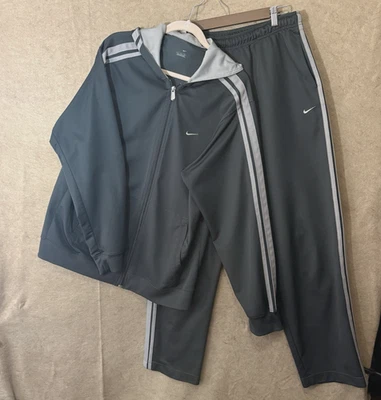 Nike Traje de Pista con Capucha para Hombres Talla L Gris Cremallera Completa Chaqueta Pantalones Swoosh Rayas Foto 1 de 4
