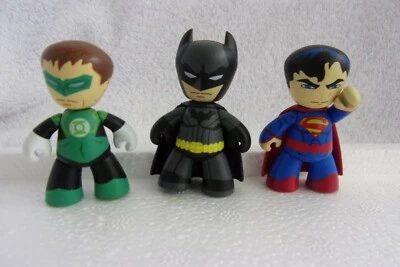 Juego de 3 Minifiguras Mez-itz DC UNIVERSE Serie 1 Batman Linterna Verde Superman Foto 1 de 4