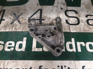 LAND ROVER DISCOVERY 2 OR DEFENDER TD5 ALTERNATOR BRACKET HRC2899 - Picture 1 of 5