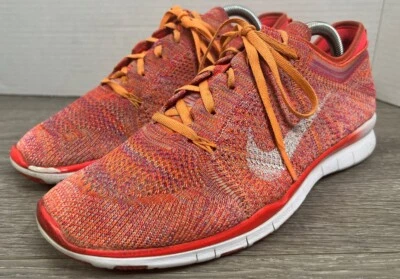 Nike TR Flyknit Mujer EE. UU. 9.5 Carmesí Brillante 718785-600 Zapato Atlético para Correr Foto 1 de 4
