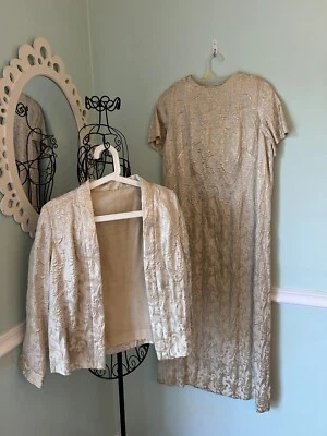 De colección. Años 50 Dorado PERSONALIZADO - Vestido Brocado Cambio Y Chaqueta Mediana Foto 1 de 4