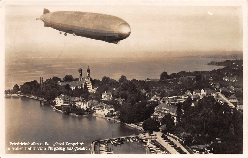 761319) Zeppelin AK - Graf Zeppelin über Friedrichshafen gelaufen 1933 - Bild 1 von 1