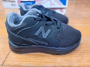 New Balance Sneaker Toddler Size 7.5 - Picture 1 of 2