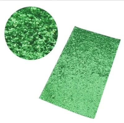 Sábana gruesa de cuero sintético verde liso brillante 8"x12" 1043367 Foto 1 de 2