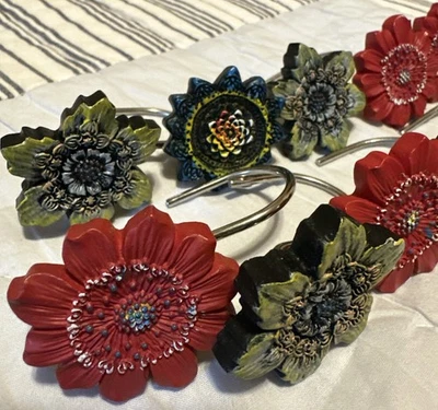Juego de 12 hermosos ganchos para cortina de ducha de resina floral con flores Foto 1 de 4