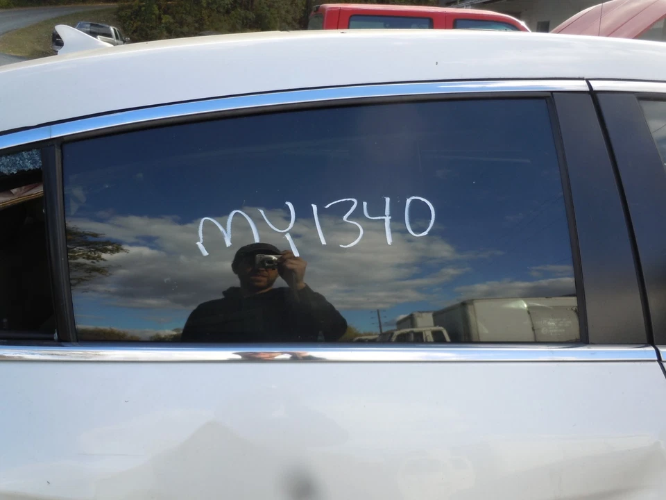 Buick LaCrosse 2010-2016 puerta trasera ventana vidrio pasajero derecho OEM Foto 1 de 1