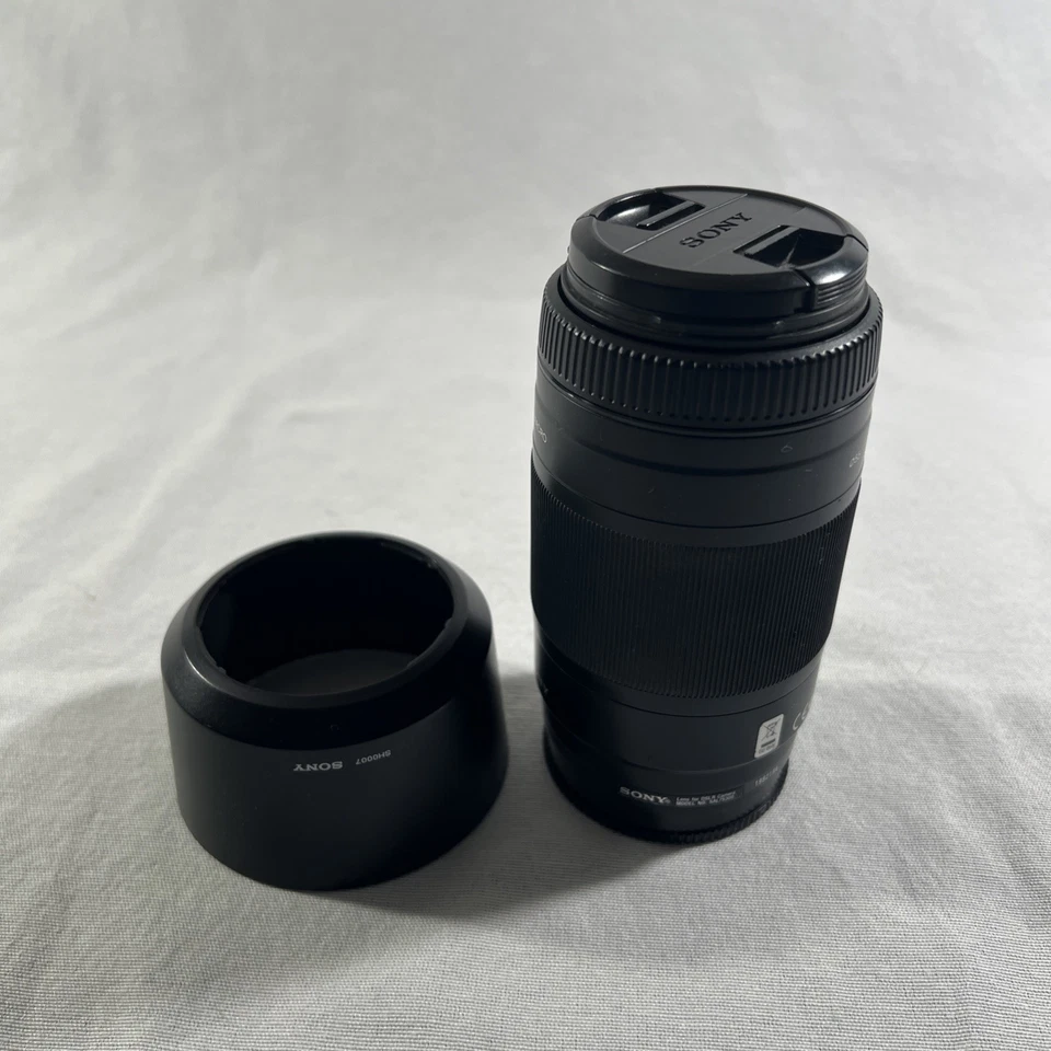 Sony 75-300mm f/4.5-5.6 A-Mount Telephoto Zoom Lens - Image 1 of 4