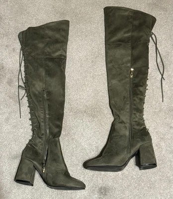 Bota de montar Nature Breeze para mujer imitación gamuza oliva 8 punta almendra sobre la rodilla Foto 1 de 4