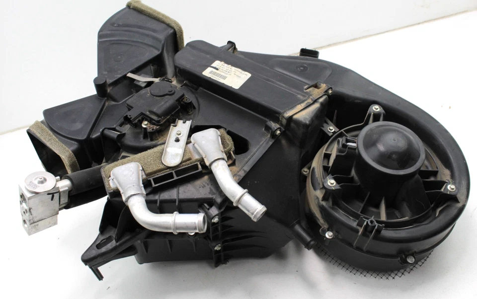 2005 - 2014 年日产 Armada 后交流蒸发器组件 27400-ZQ00A 原始设备制造商 — 第 1/4 张图片