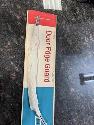 Chevrolet Chevy II Nova SS 350 396 1968-74 2 puertas protectores de borde de puerta GM NOS 987231 Foto 1 de 3