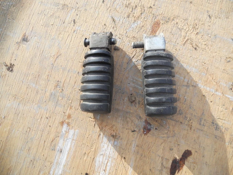 Yamaha GT-80 1979 clavijas delanteras Foto 1 de 1