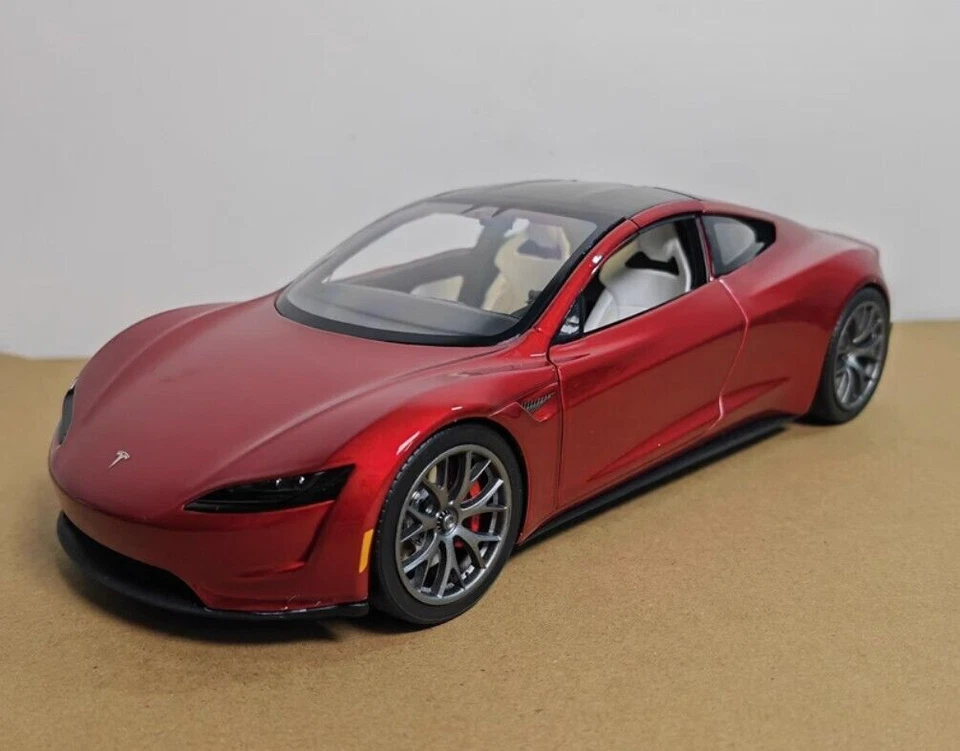 1:18 TESLA Roadster CAR DIE CAST MODEL RARE - Image 1 of 1