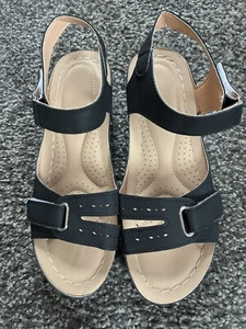 Women's NWOB Black Lightweight Wedge Sligthly Adjustable Straps Sandals Sz 40 - Picture 1 of 3