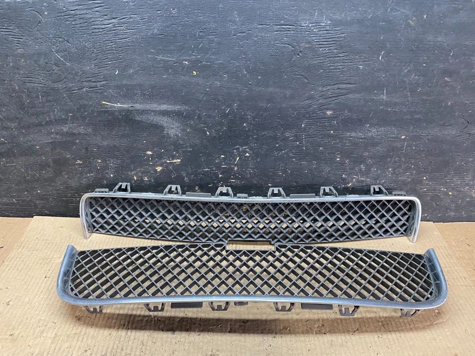 Chevrolet Uplander 2005 a 2009 parrilla delantera superior e inferior OEM U7773 DG Foto 1 de 4