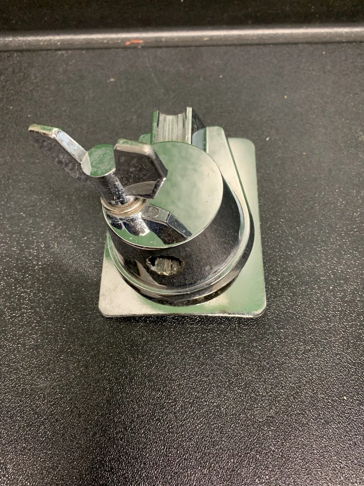 Soporte de montaje Remo Tom vintage. Foto 1 de 4