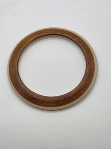 Armreif Armband aus Holz und Kunststoff braun und creme - Bild 1 von 4
