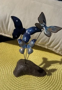 Escultura de metal brutalista de latón esmaltado de colección mariposa azul dorado - Imagen 1 de 10