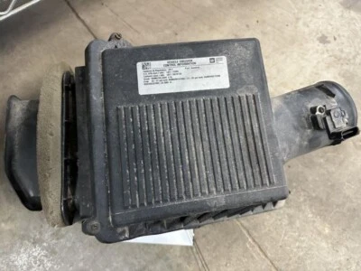 Chevrolet Tahoe 2017-2020 caja de filtro limpiador de admisión de aire de 5,3 L Foto 1 de 2