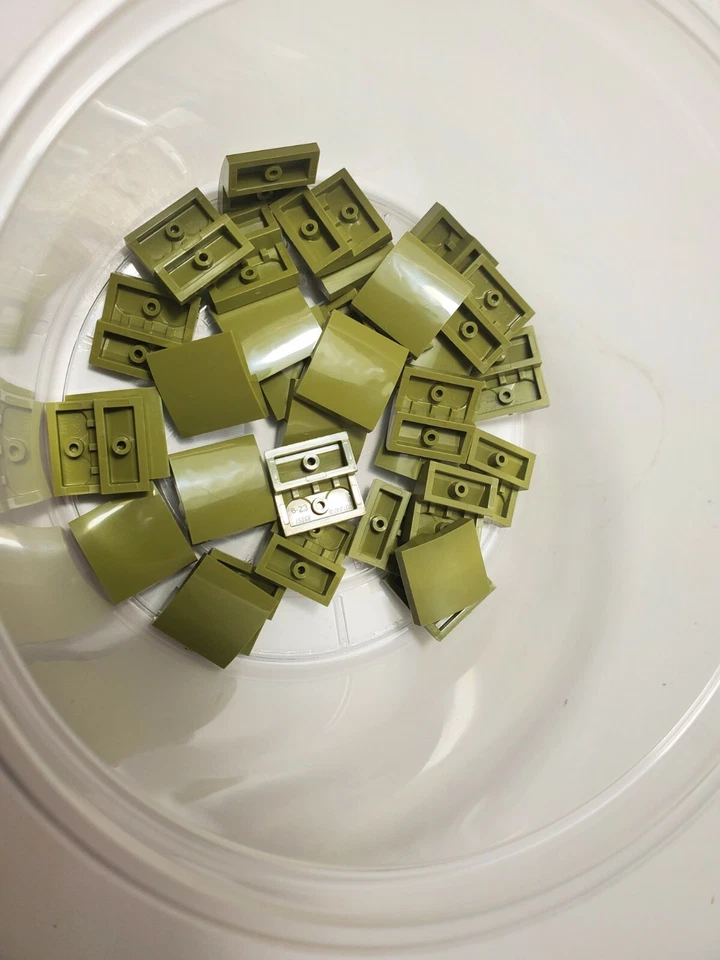 LEGO White 2x2 Curved Slope Bricks Roof Wedge Vehicle Car 15068