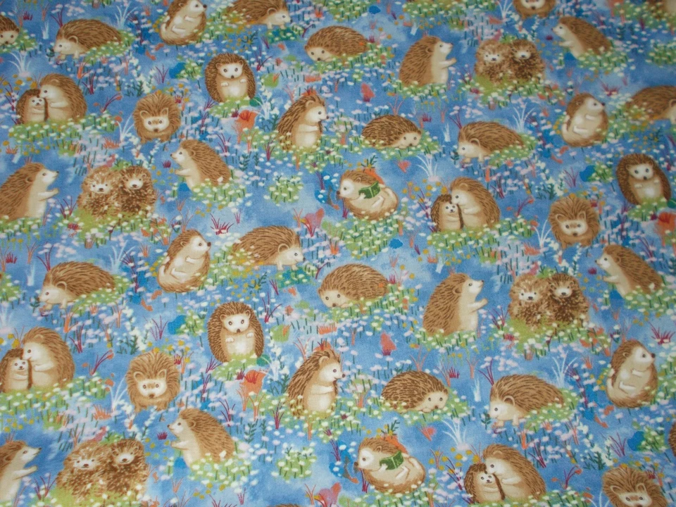 Pincel HEDGEHOG VILLAGE estampado azul 100 % algodón tela de edredón por yarda Foto 1 de 3