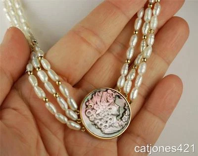 14K GOLD FRESHWATER BAROQUE PEARL NECKLACE WITH CAMEO Foto 1 de 4