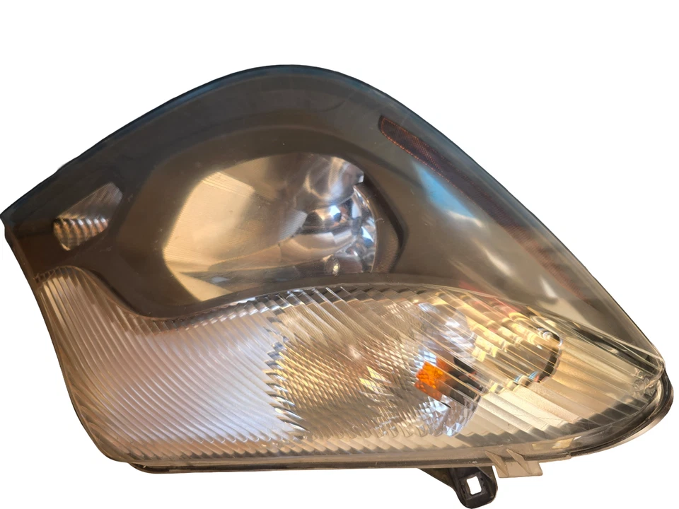 Faro lado pasajero 906 820 29 61 para Mercedes-Benz Sprinter 2500 2014-2018 Foto 1 de 4