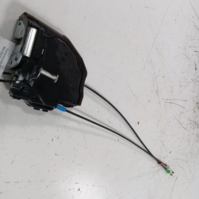 Cerradura de pestillo de puerta trasera pasajero derecho Toyota Prius C 2017 2016 2015 2014 2013 Foto 1 de 4