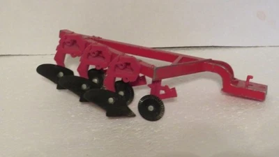 ERTL,  3 Bottom Plow, International - Vintage Cultivator Plow - Image 1 of 2